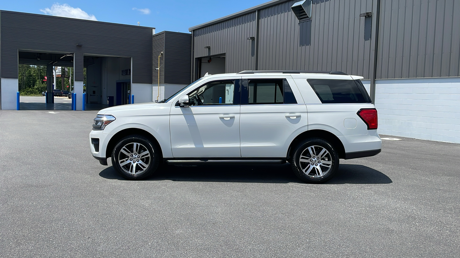 2024 Ford Expedition XLT 2