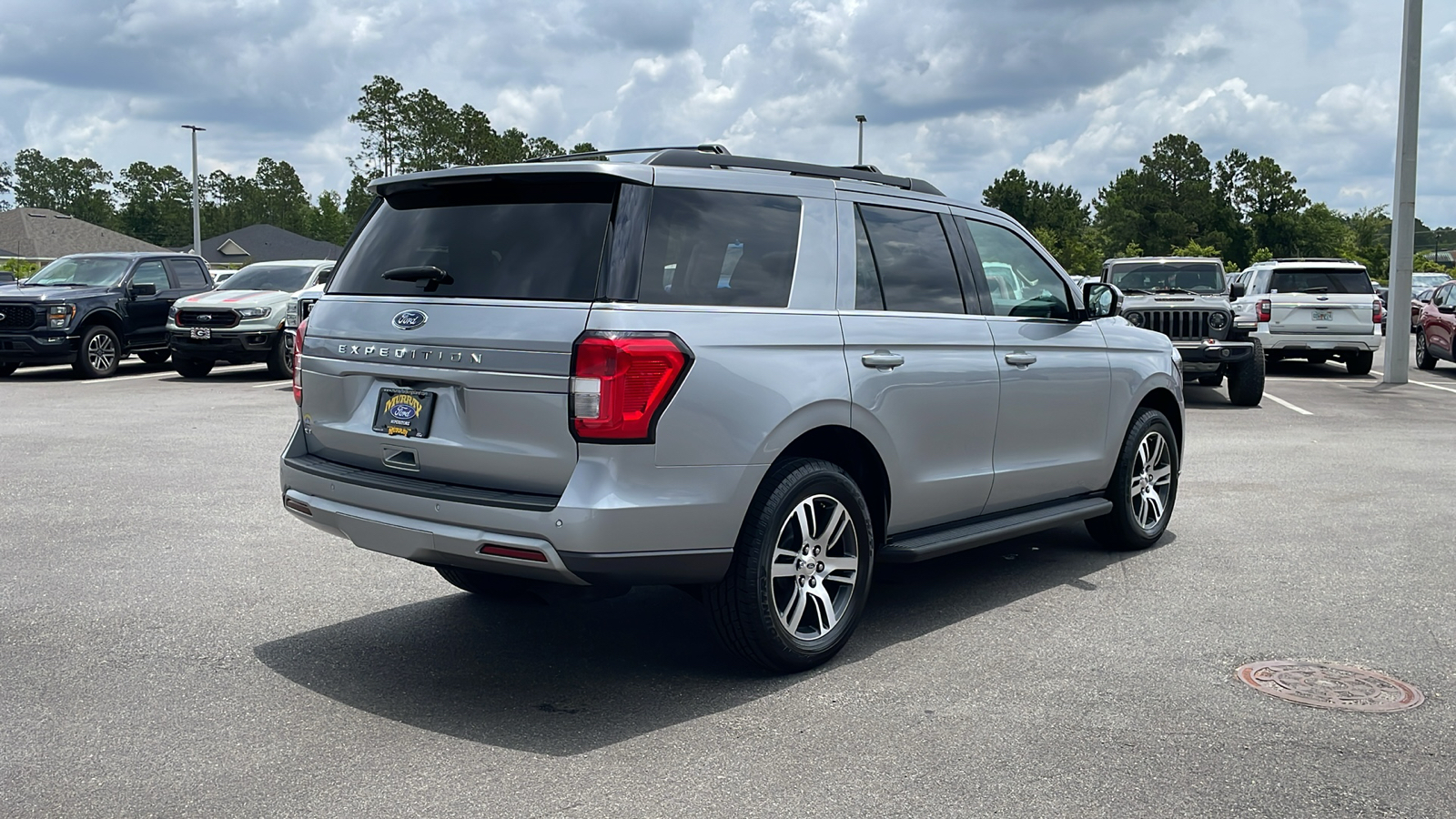 2024 Ford Expedition XLT 8