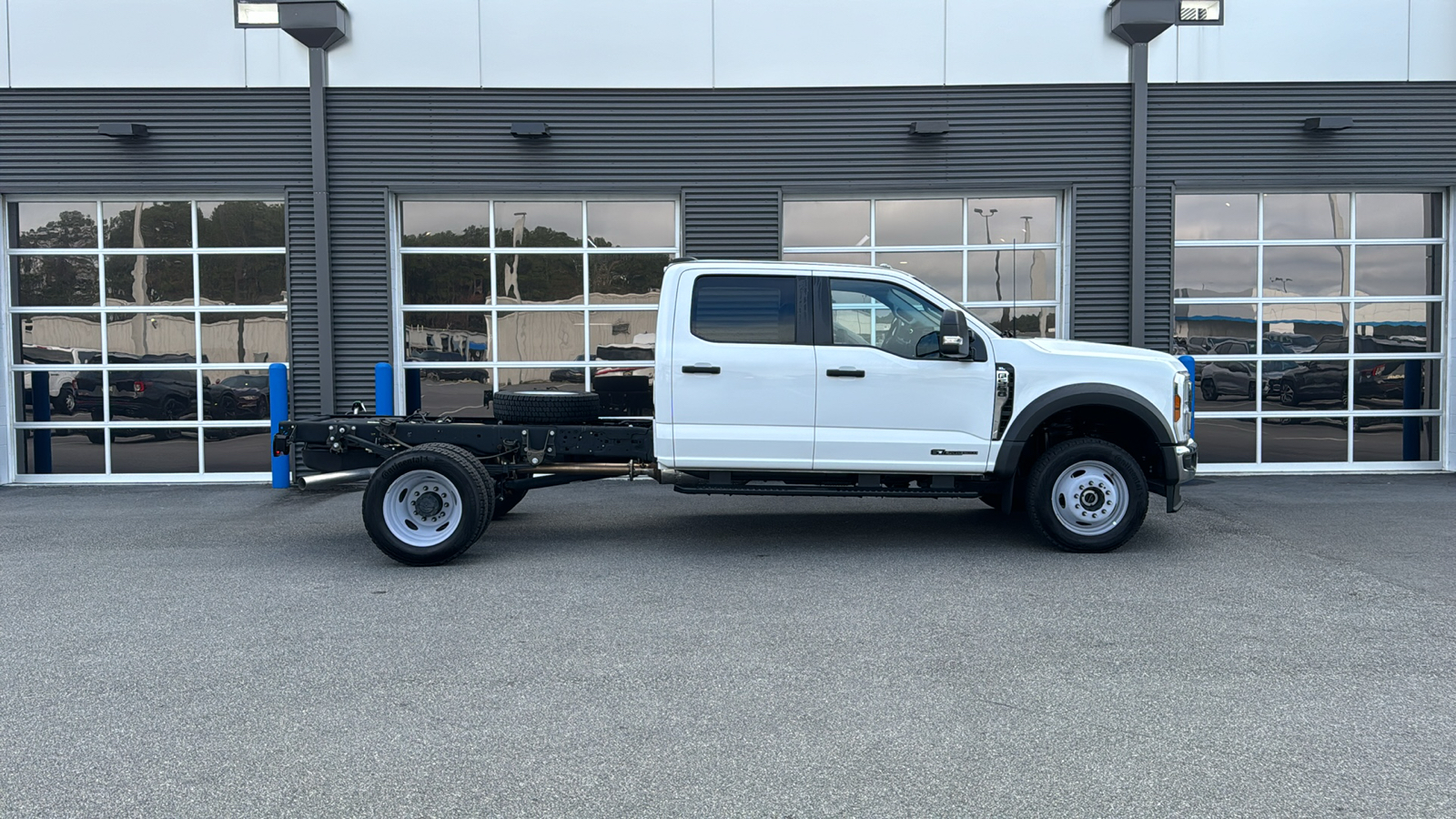 2024 Ford F-550SD XL 6