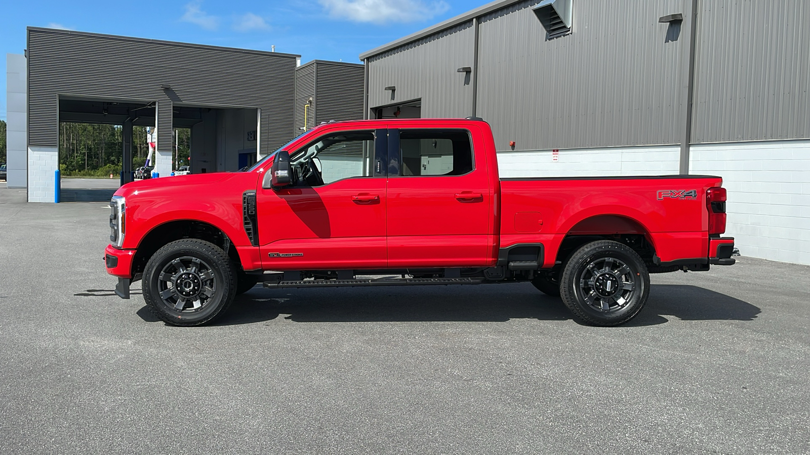 2024 Ford F-350SD Lariat 2