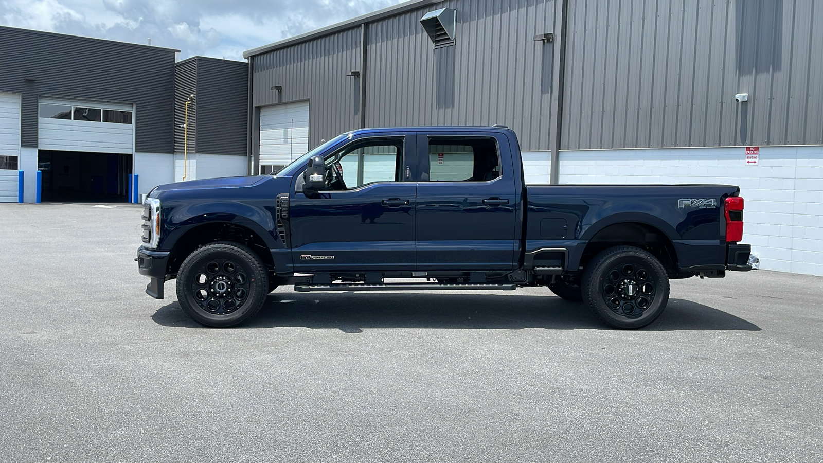 2024 Ford F-250SD Lariat 2