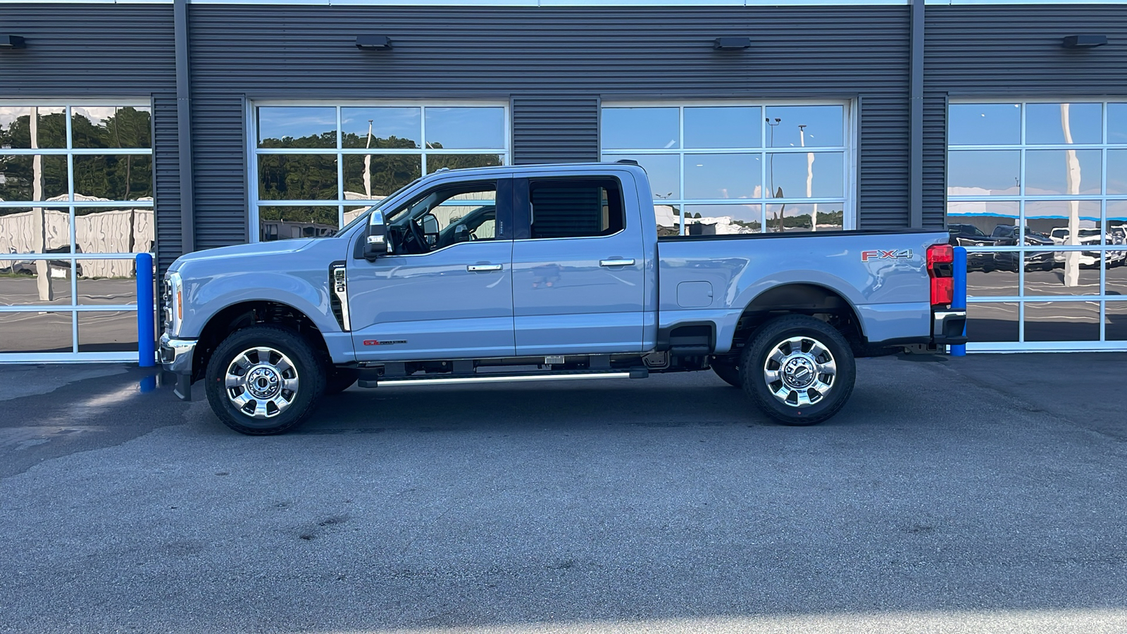 2024 Ford F-250SD Lariat 2