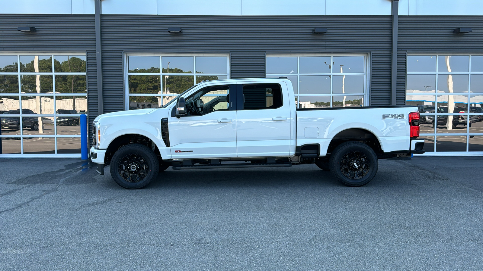 2024 Ford F-250SD Lariat 2