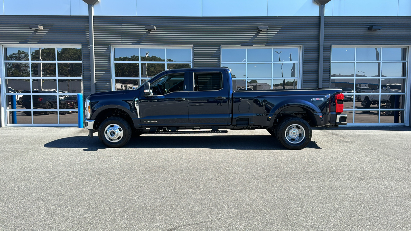 2024 Ford F-350SD XLT 2