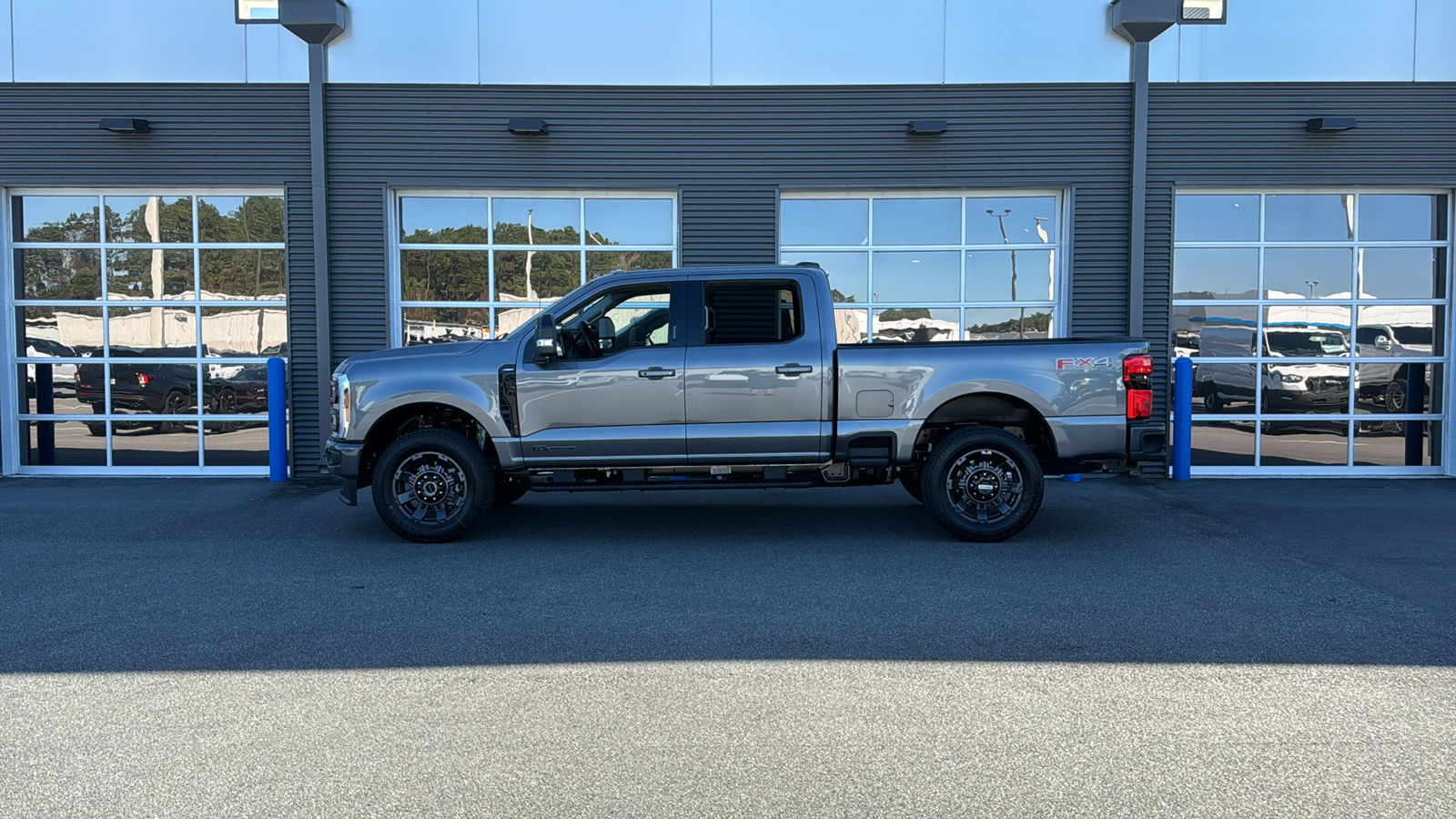 2024 Ford F-250SD Lariat 2