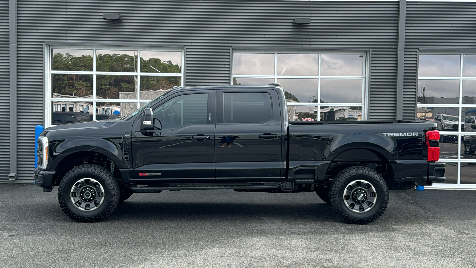 2024 Ford F-250SD Lariat 2