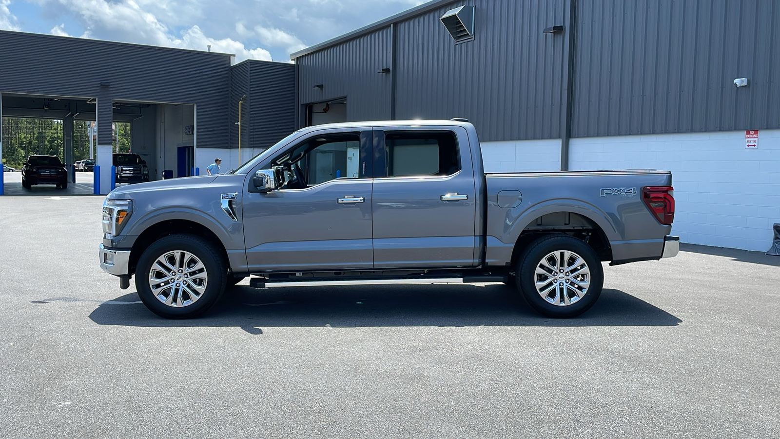 2024 Ford F-150 Lariat 2