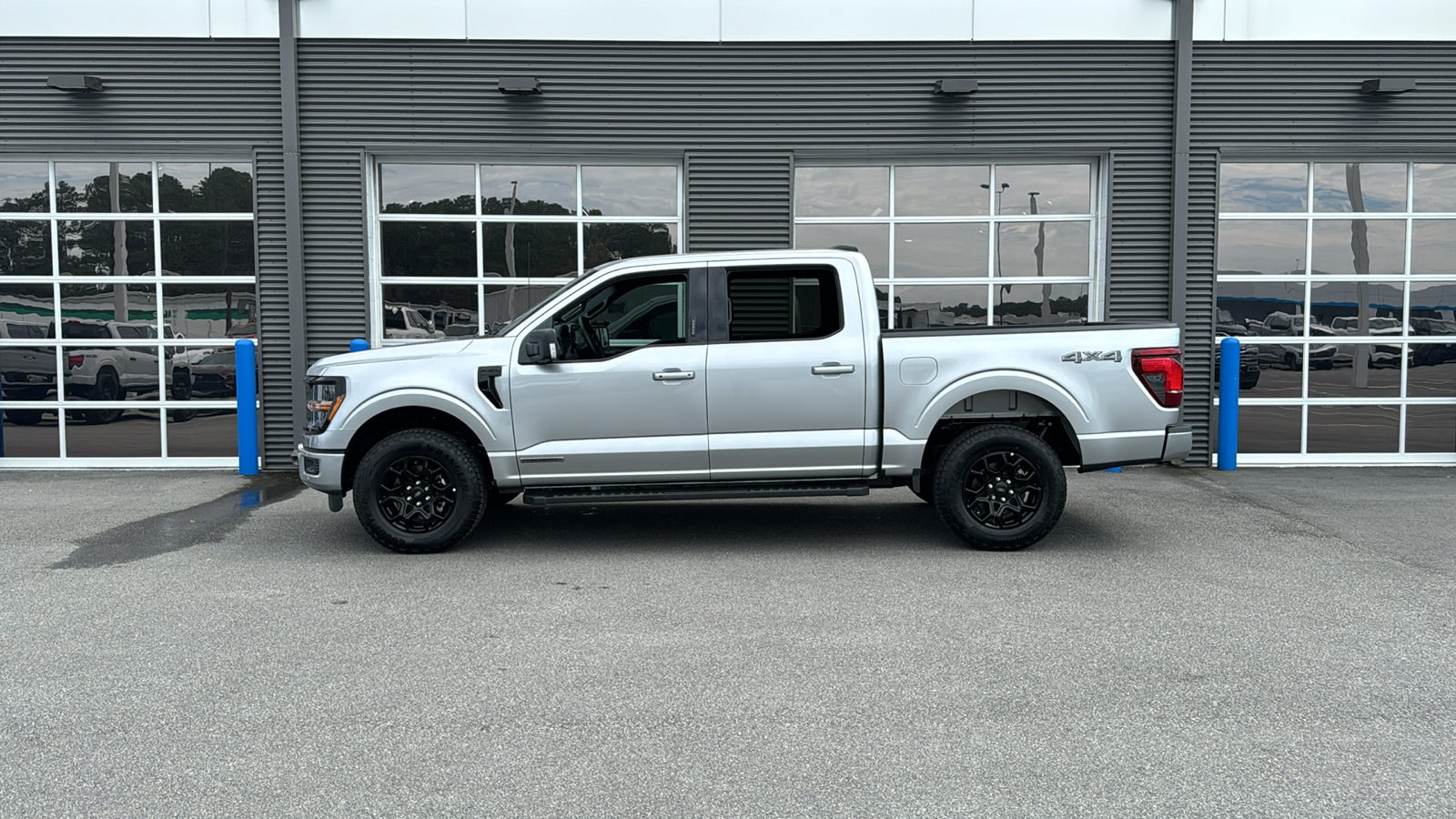 2024 Ford F-150 XLT 2