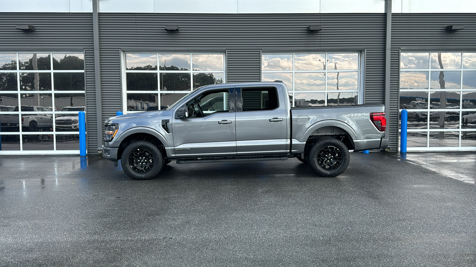 2024 Ford F-150 XLT 2