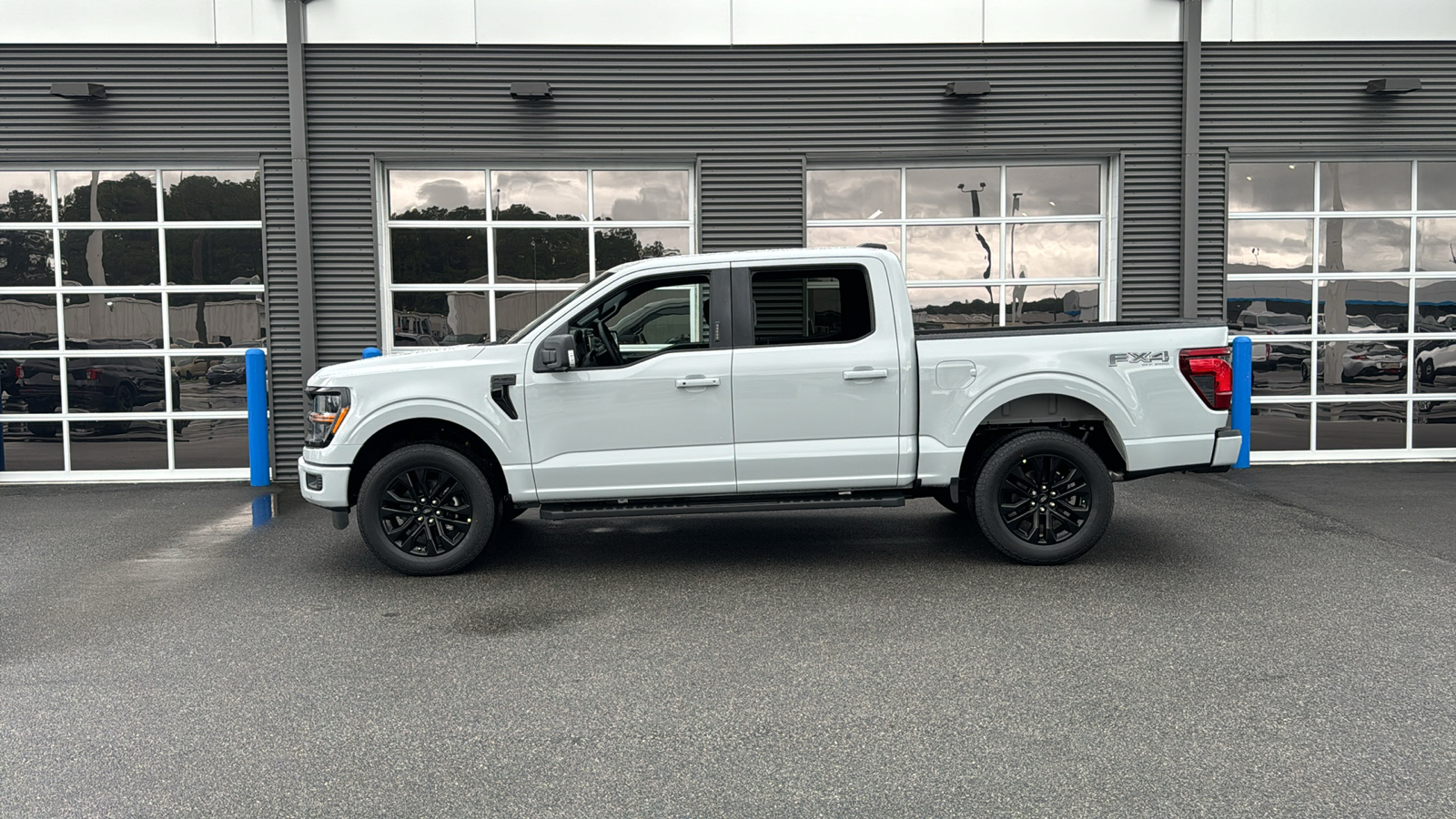 2024 Ford F-150 XLT 2