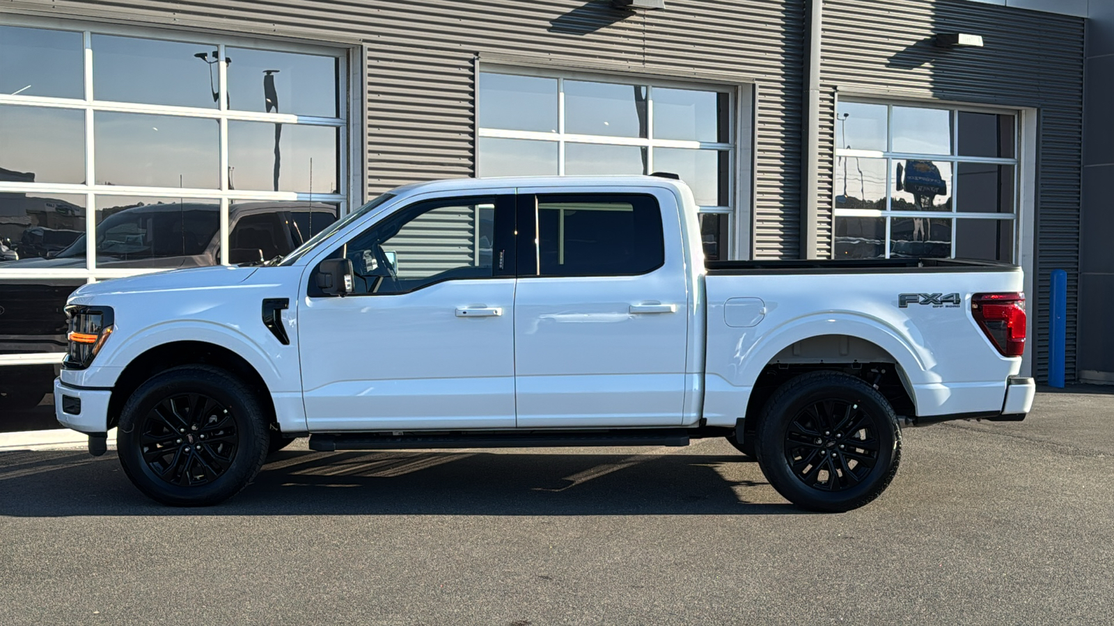 2024 Ford F-150 XLT 2