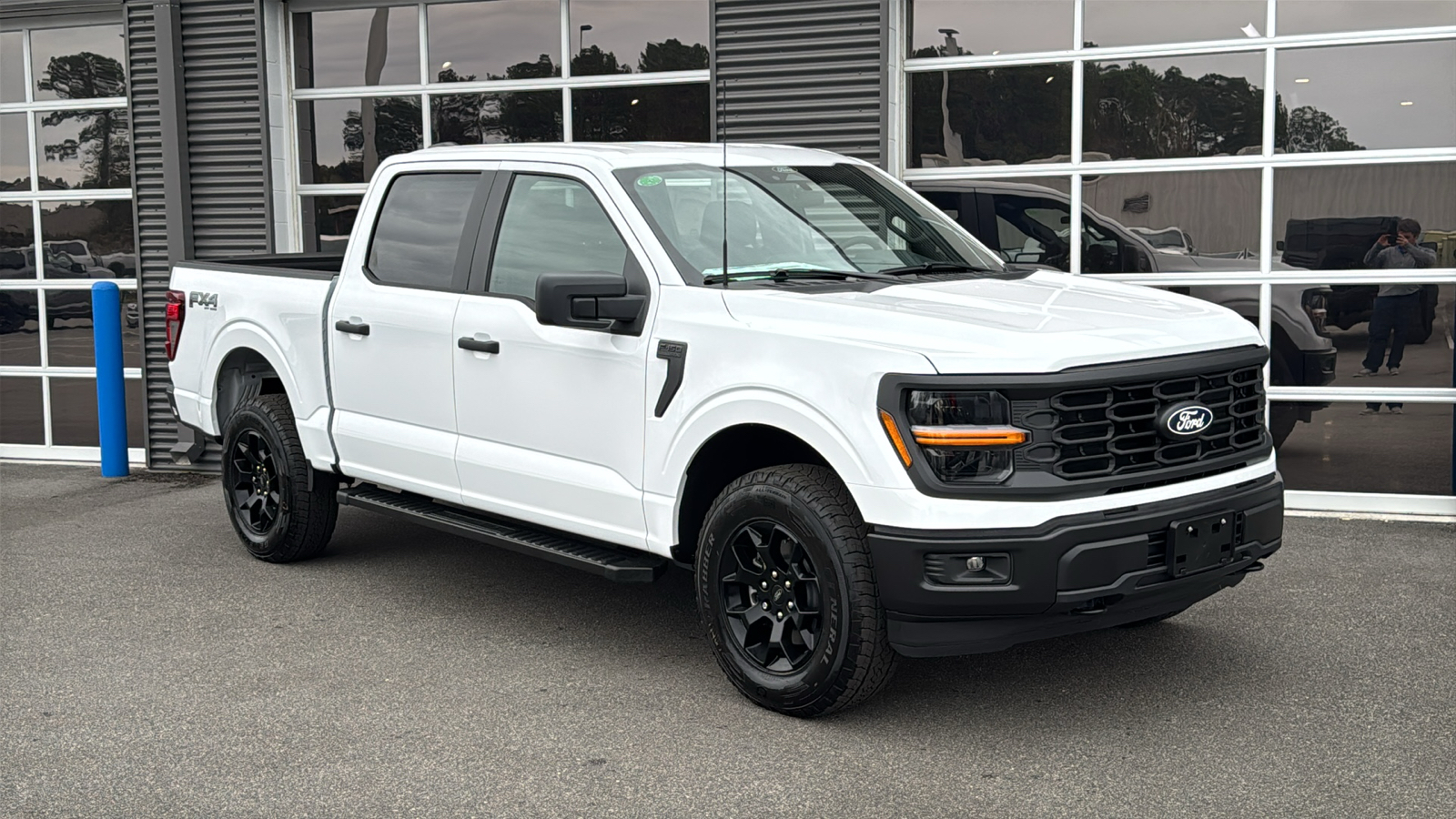 2024 Ford F-150 STX 8