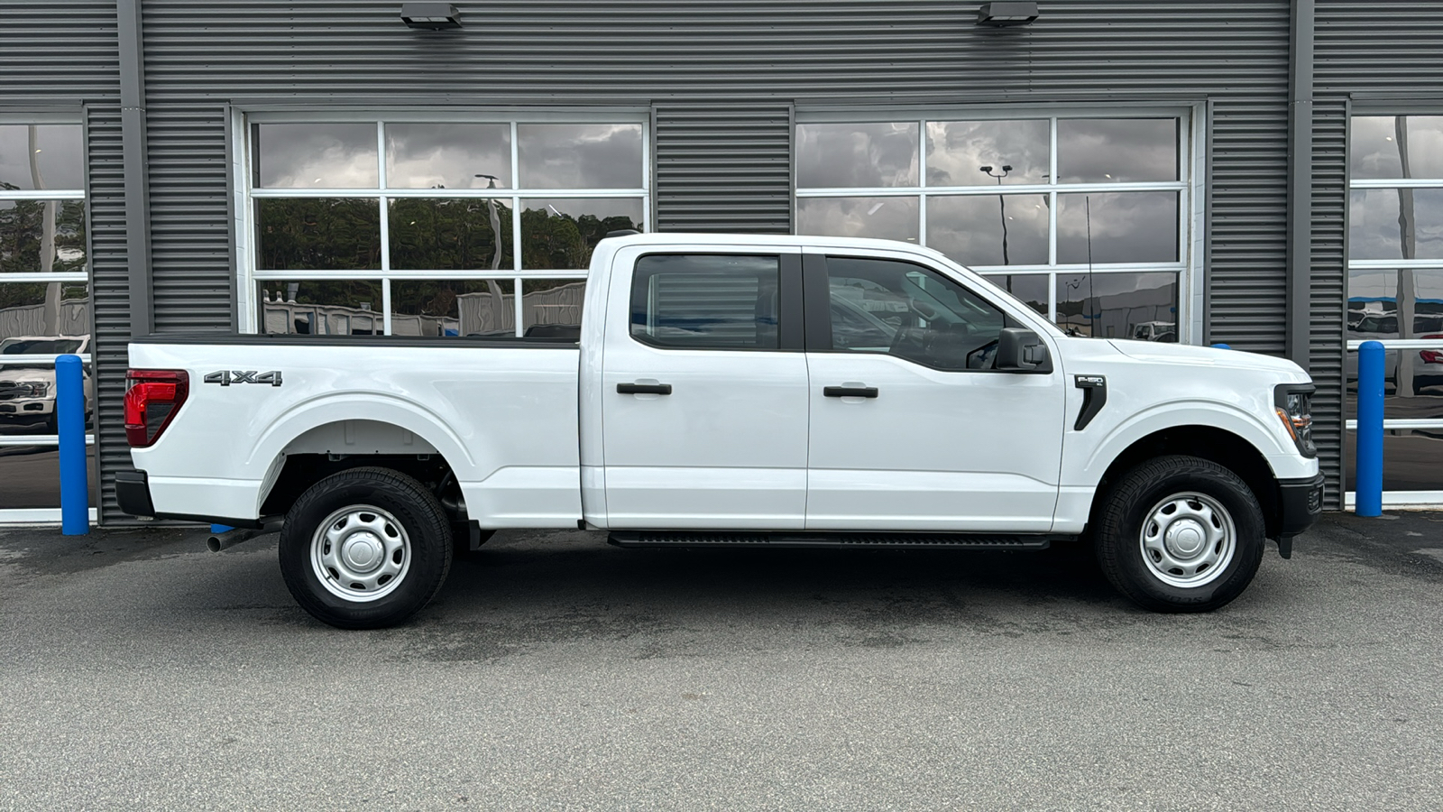 2024 Ford F-150 XL 8