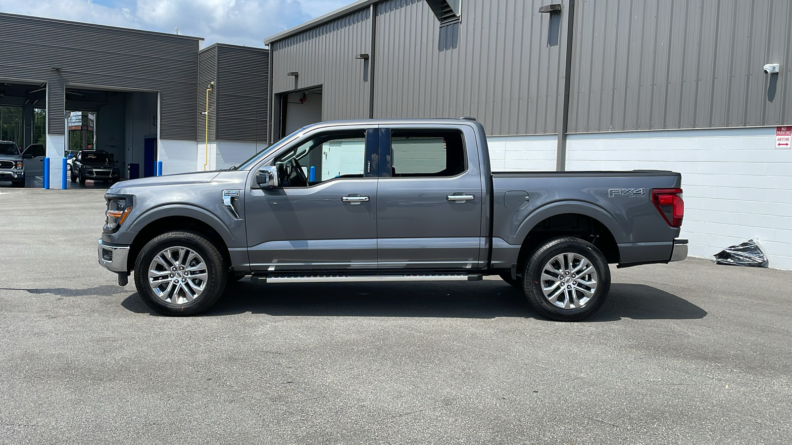 2024 Ford F-150 XLT 2