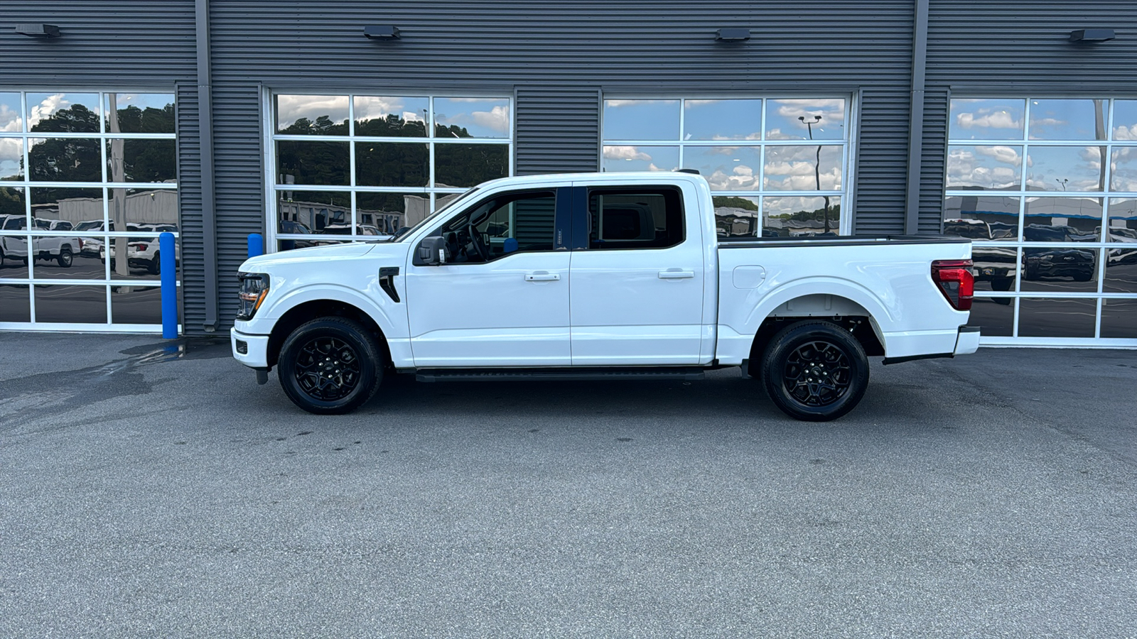 2024 Ford F-150 XLT 2