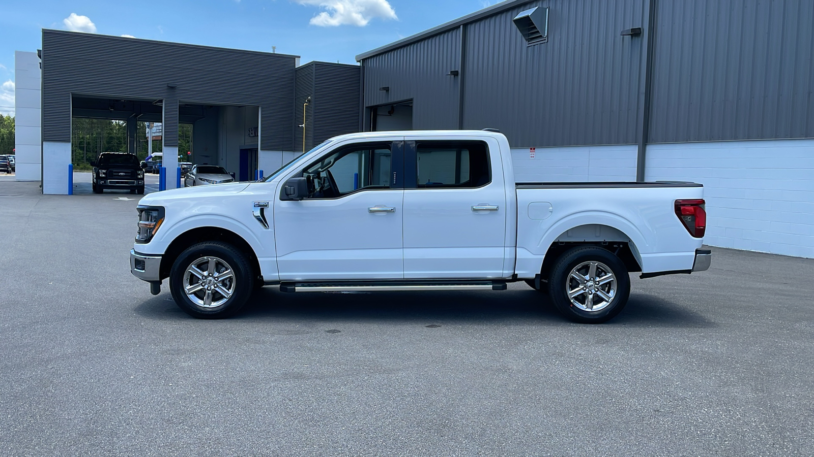 2024 Ford F-150 XLT 2