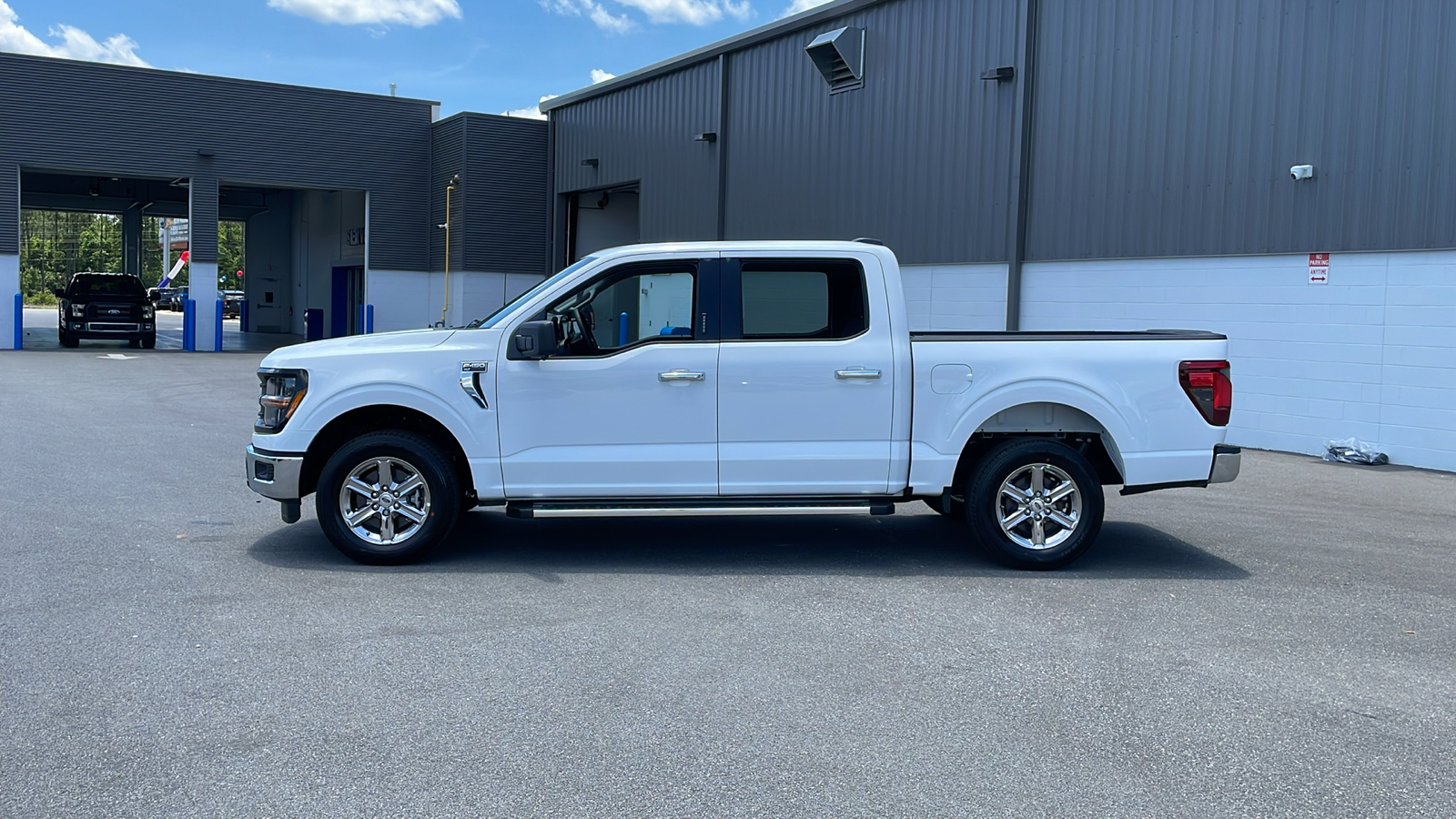 2024 Ford F-150 XLT 2