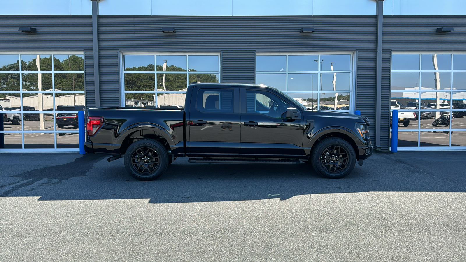 2024 Ford F-150 STX 8