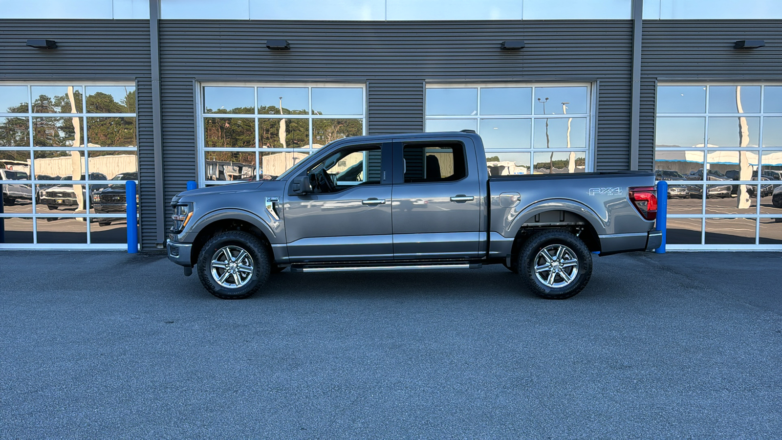 2024 Ford F-150 XLT 2