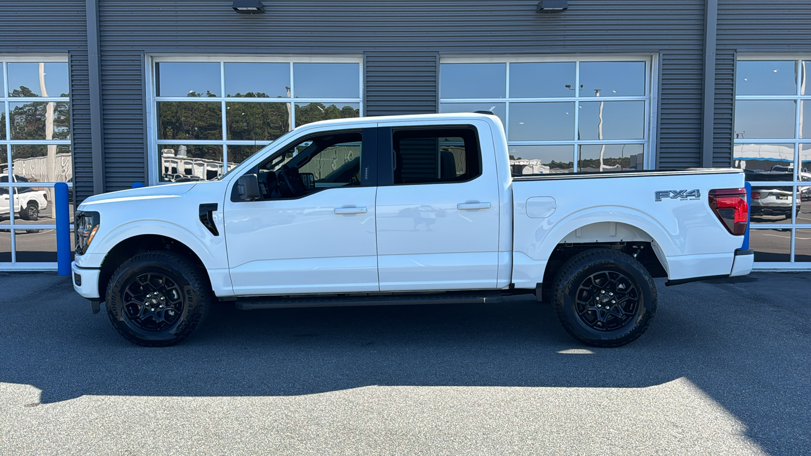 2024 Ford F-150 XLT 2