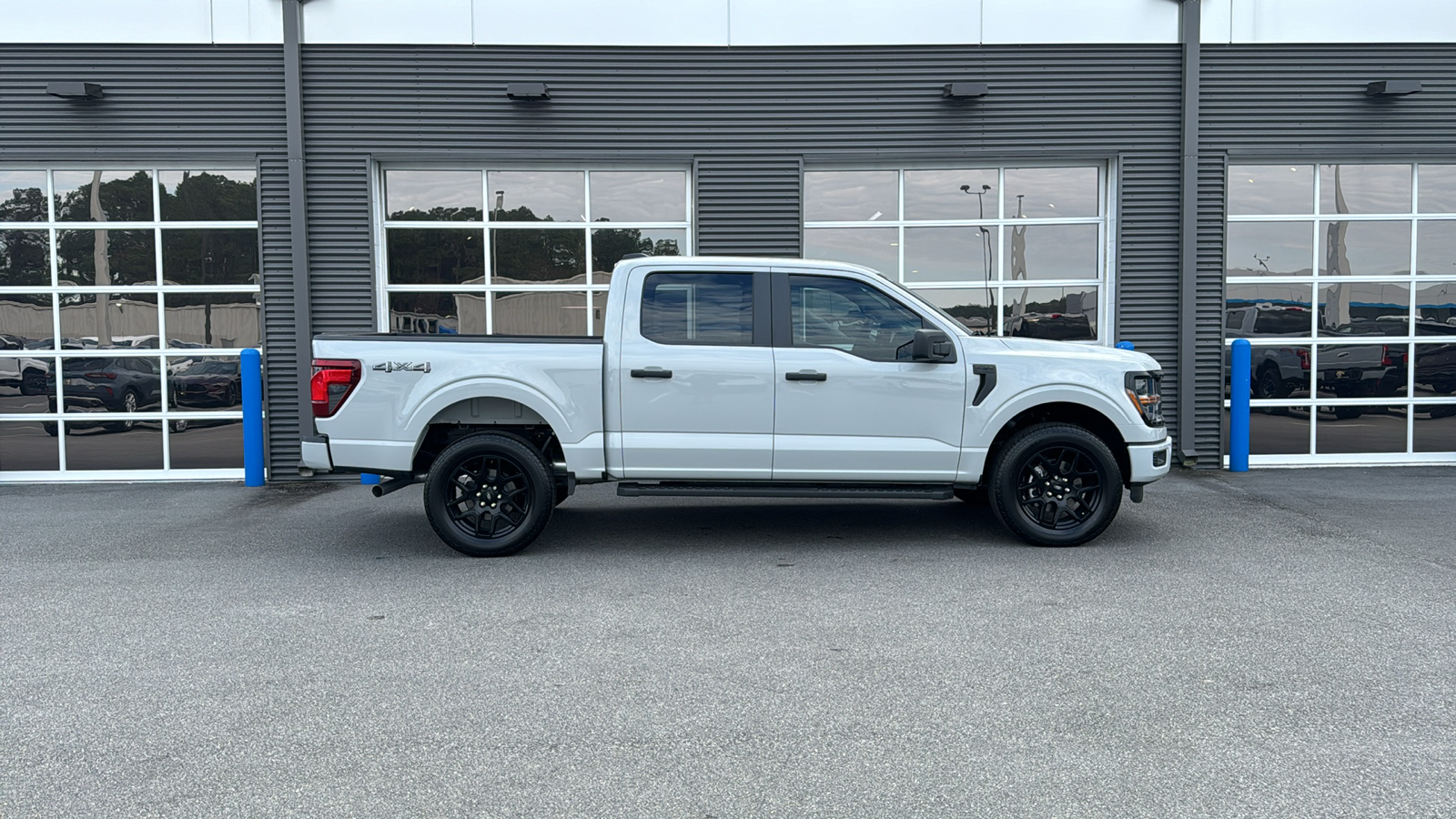 2024 Ford F-150 STX 8