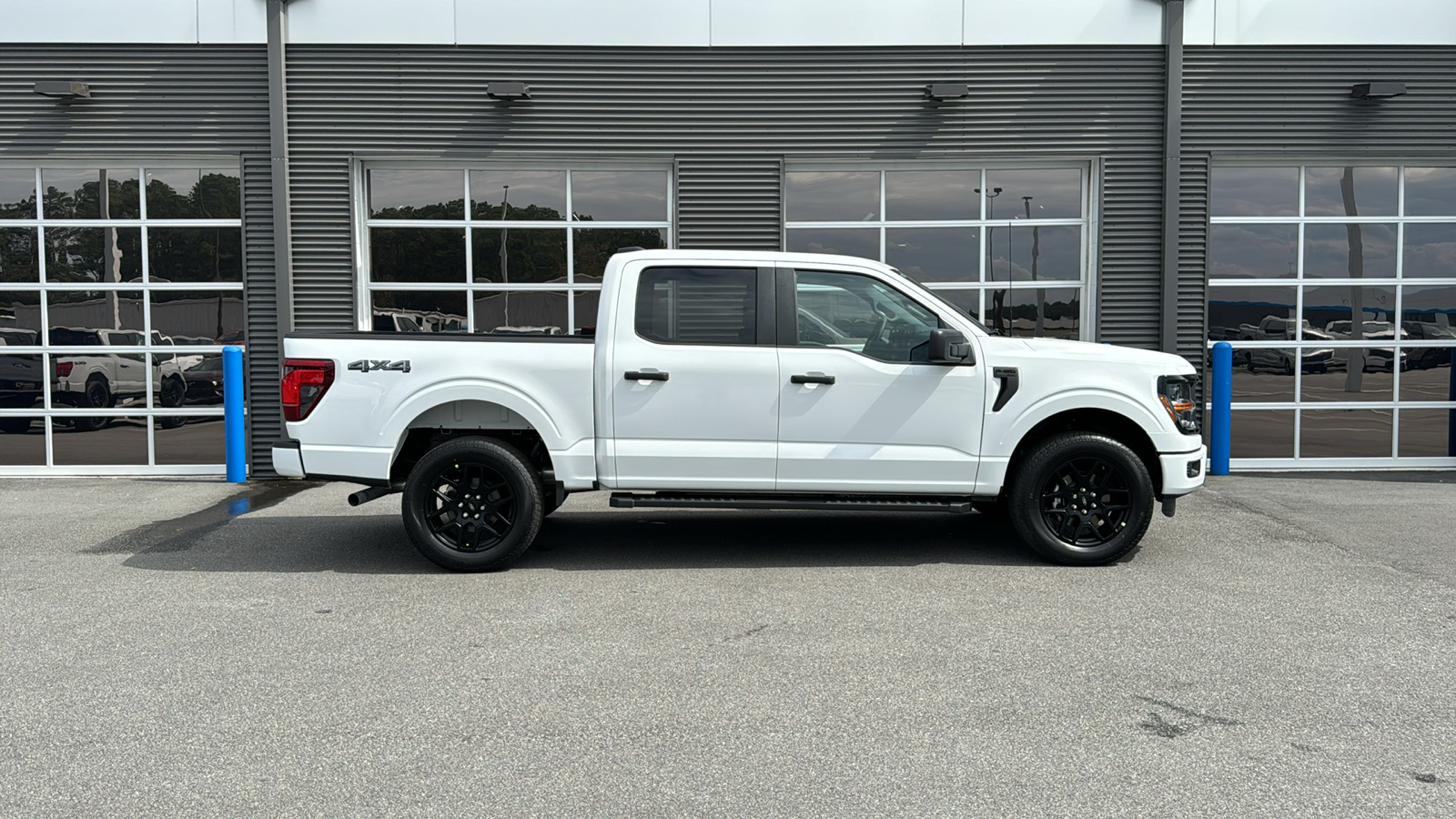 2024 Ford F-150 STX 8