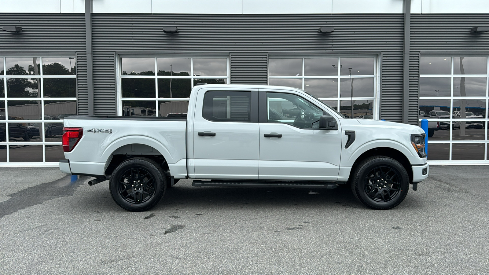 2024 Ford F-150 STX 8