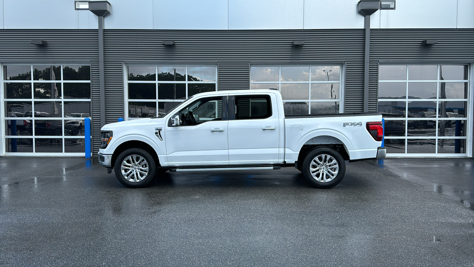 2024 Ford F-150 XLT 2