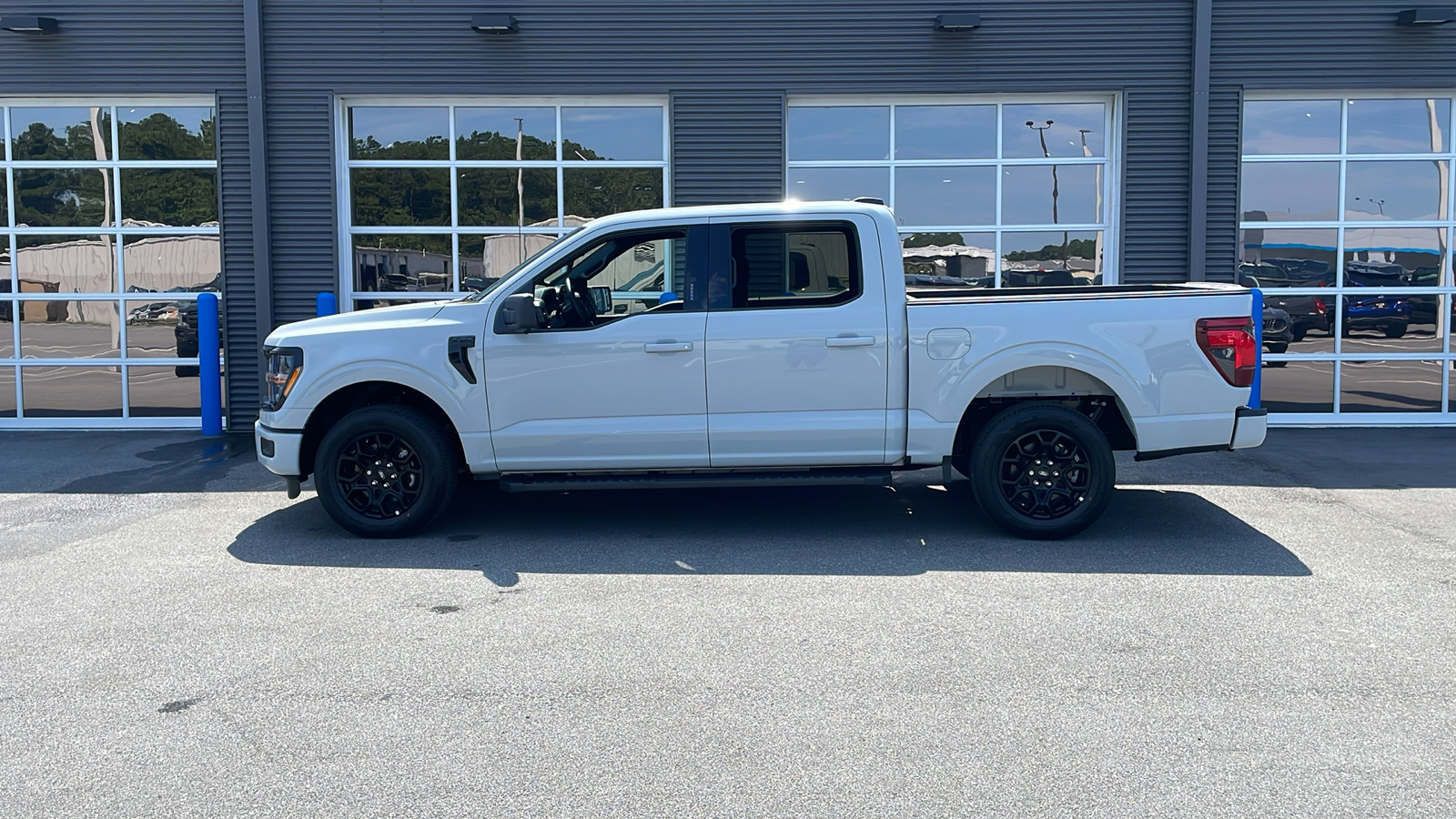 2024 Ford F-150 XLT 2