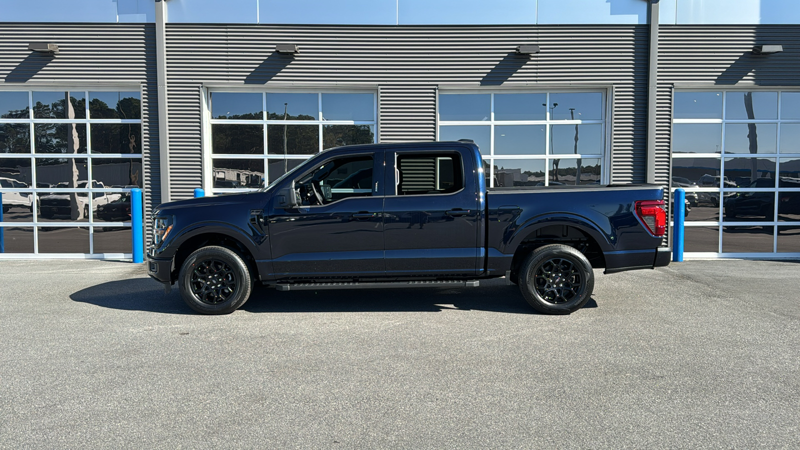 2024 Ford F-150 XLT 2