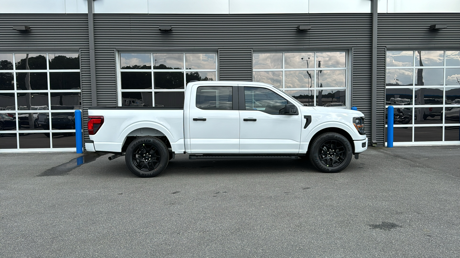 2024 Ford F-150 STX 8