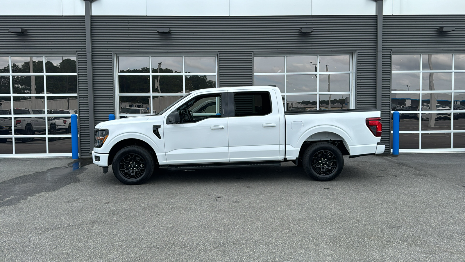 2024 Ford F-150 XLT 2