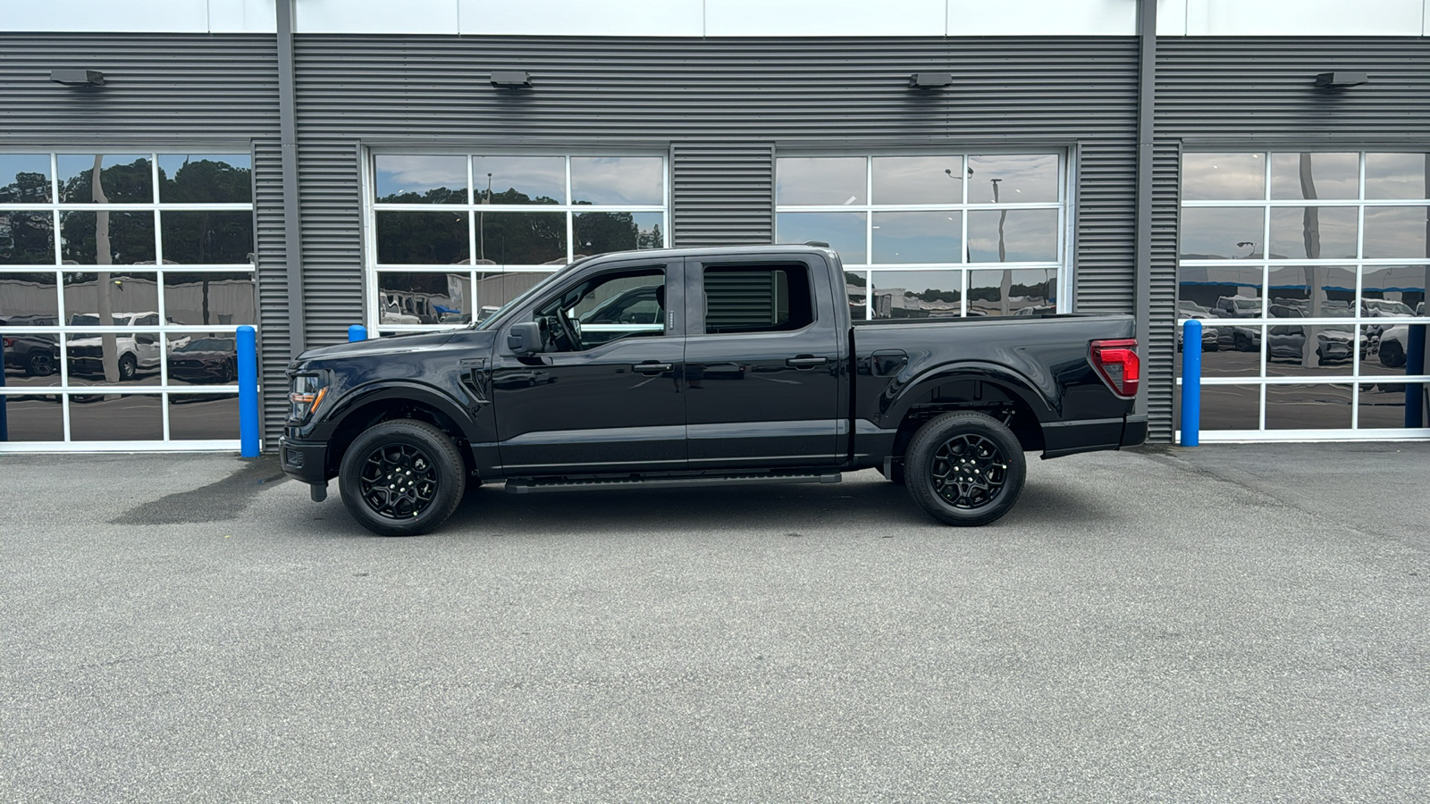 2024 Ford F-150 XLT 2