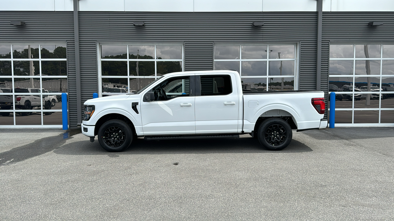 2024 Ford F-150 XLT 2