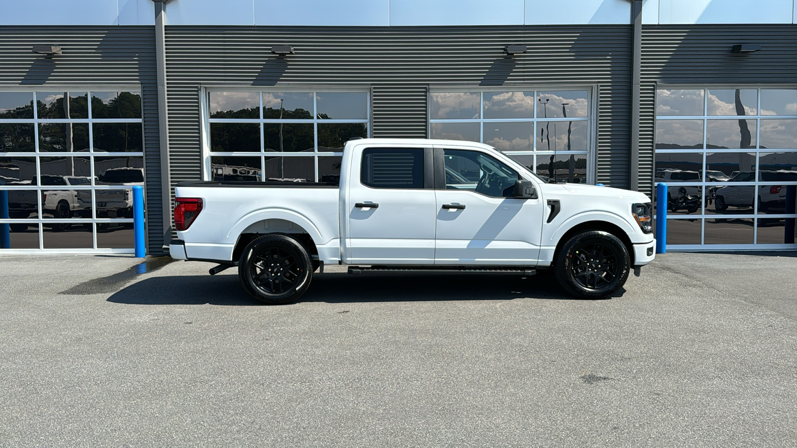 2024 Ford F-150 STX 8