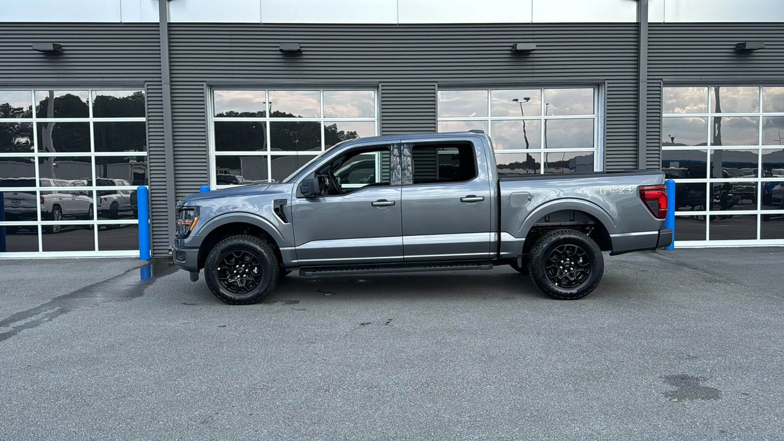 2024 Ford F-150 XLT 2