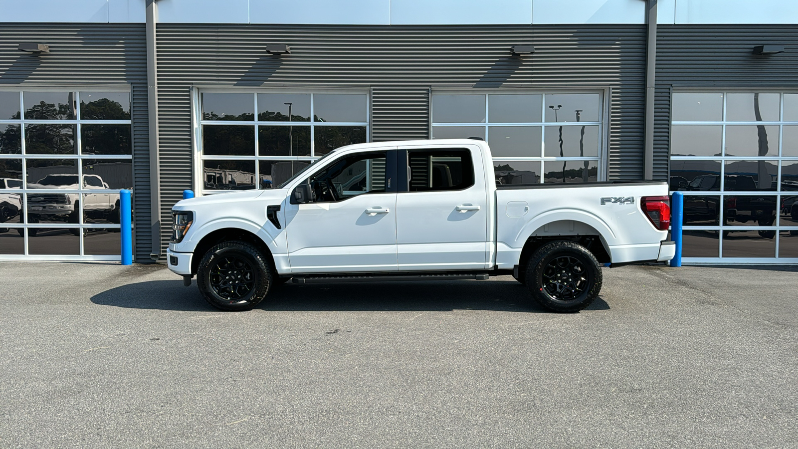 2024 Ford F-150 XLT 2