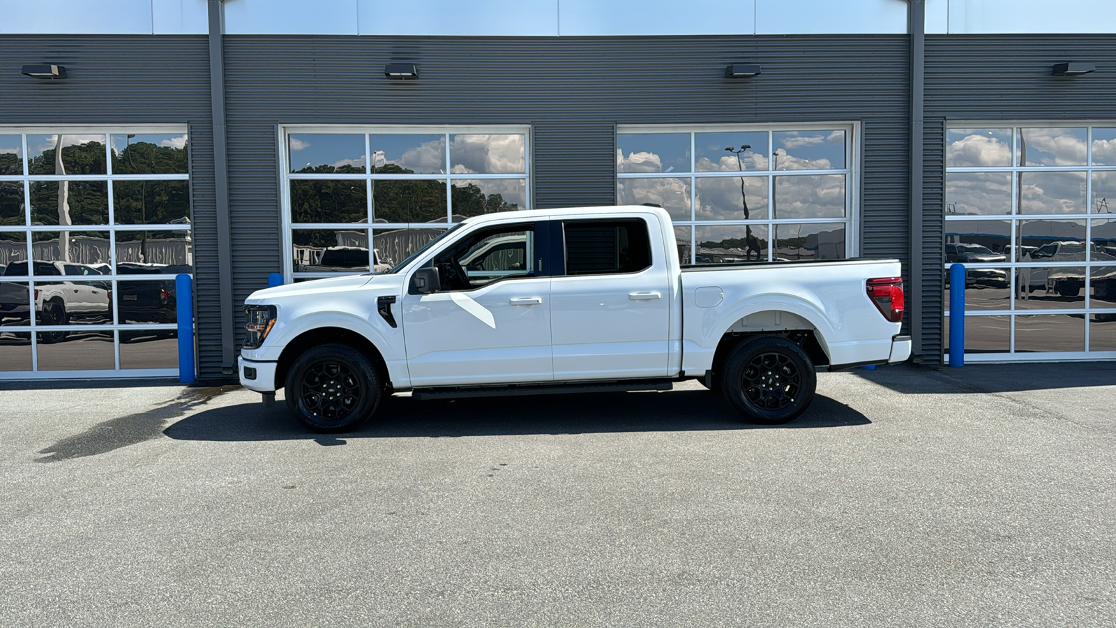 2024 Ford F-150 XLT 2