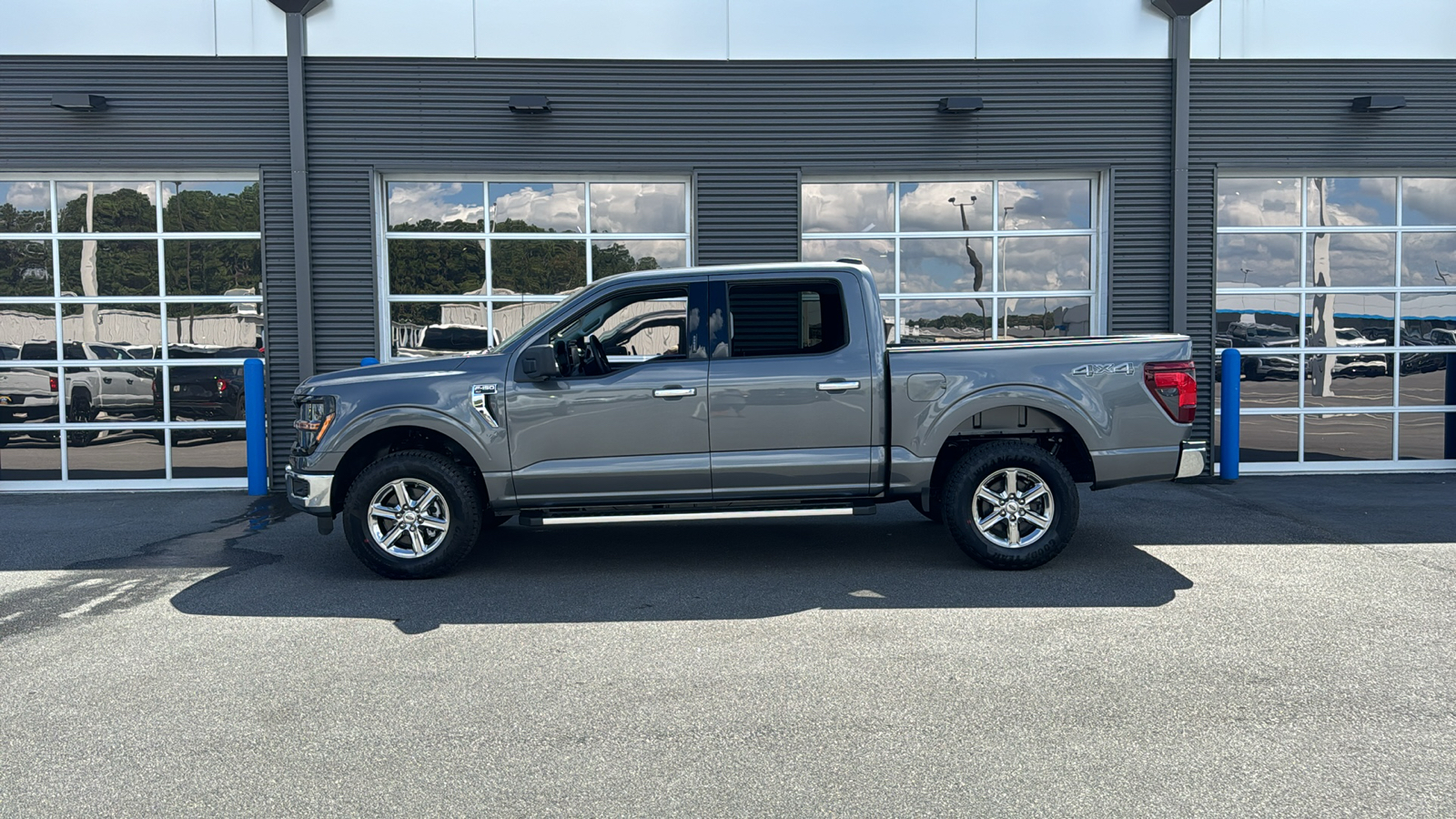 2024 Ford F-150 XLT 2