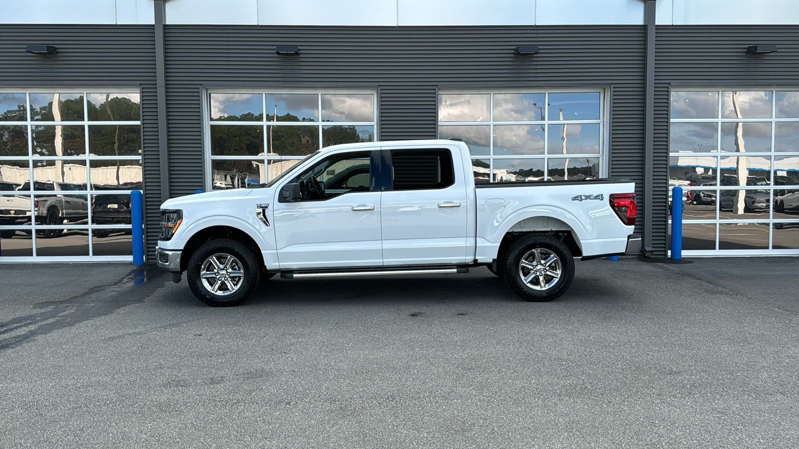 2024 Ford F-150 XLT 2