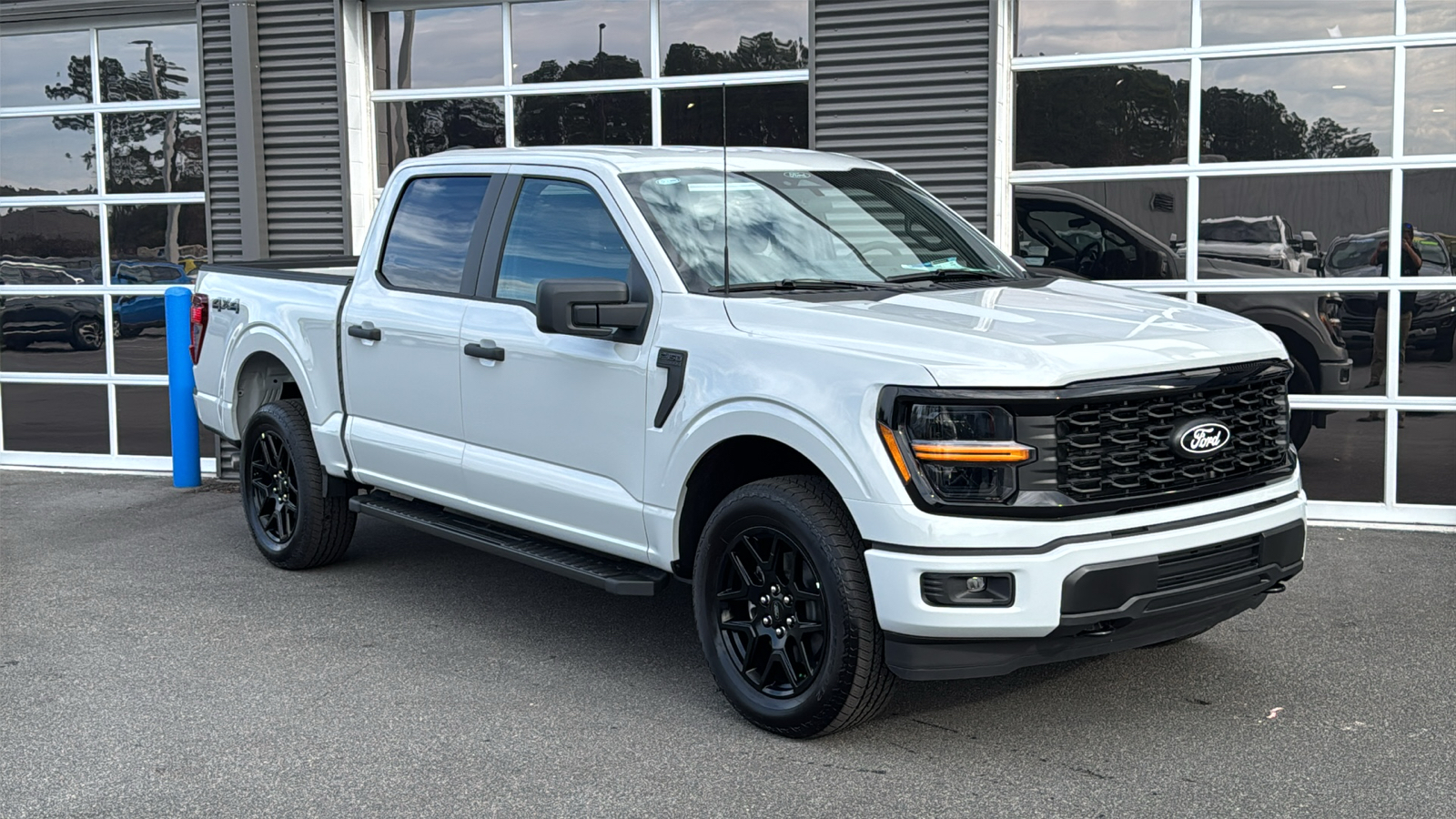 2024 Ford F-150 STX 8