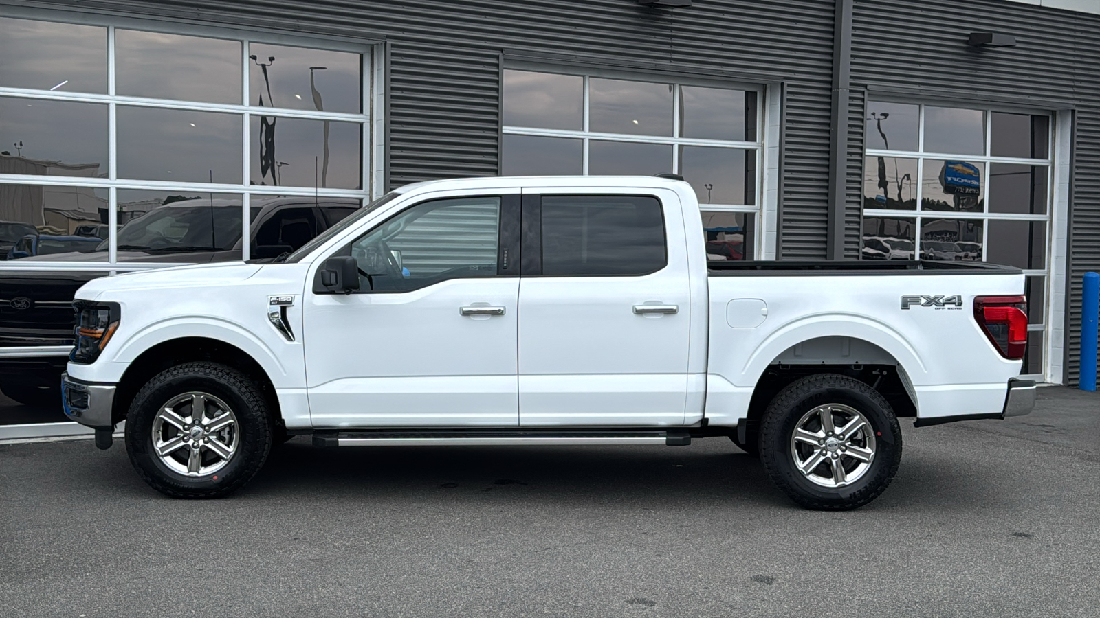 2024 Ford F-150 XLT 2