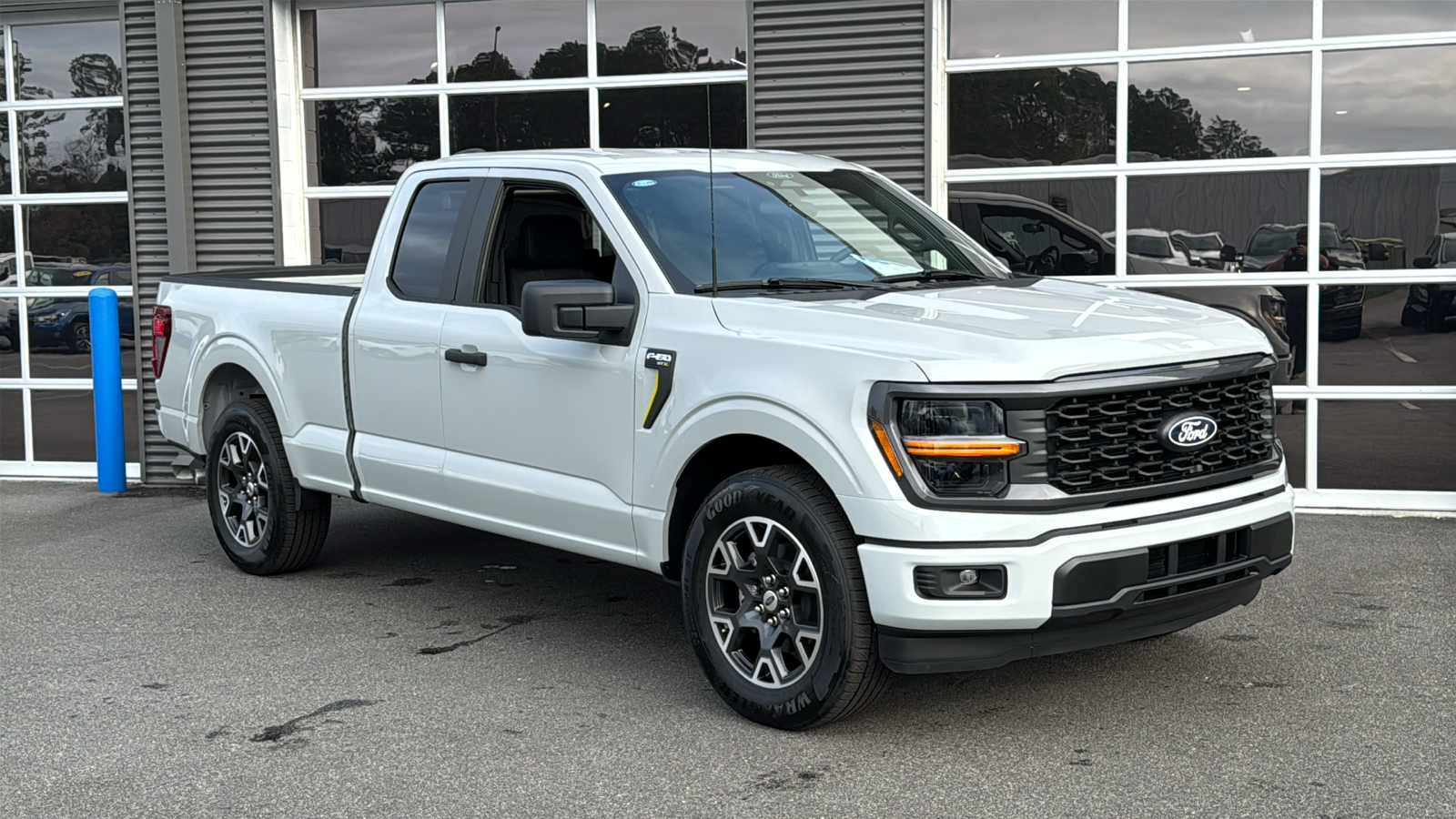 2024 Ford F-150 STX 8