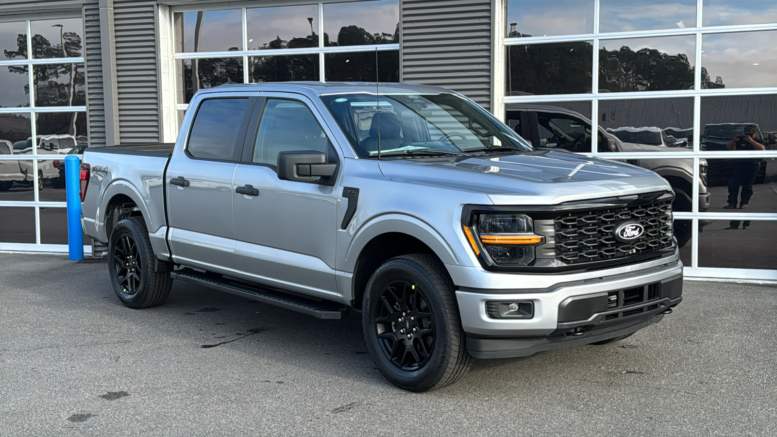 2024 Ford F-150 STX 8