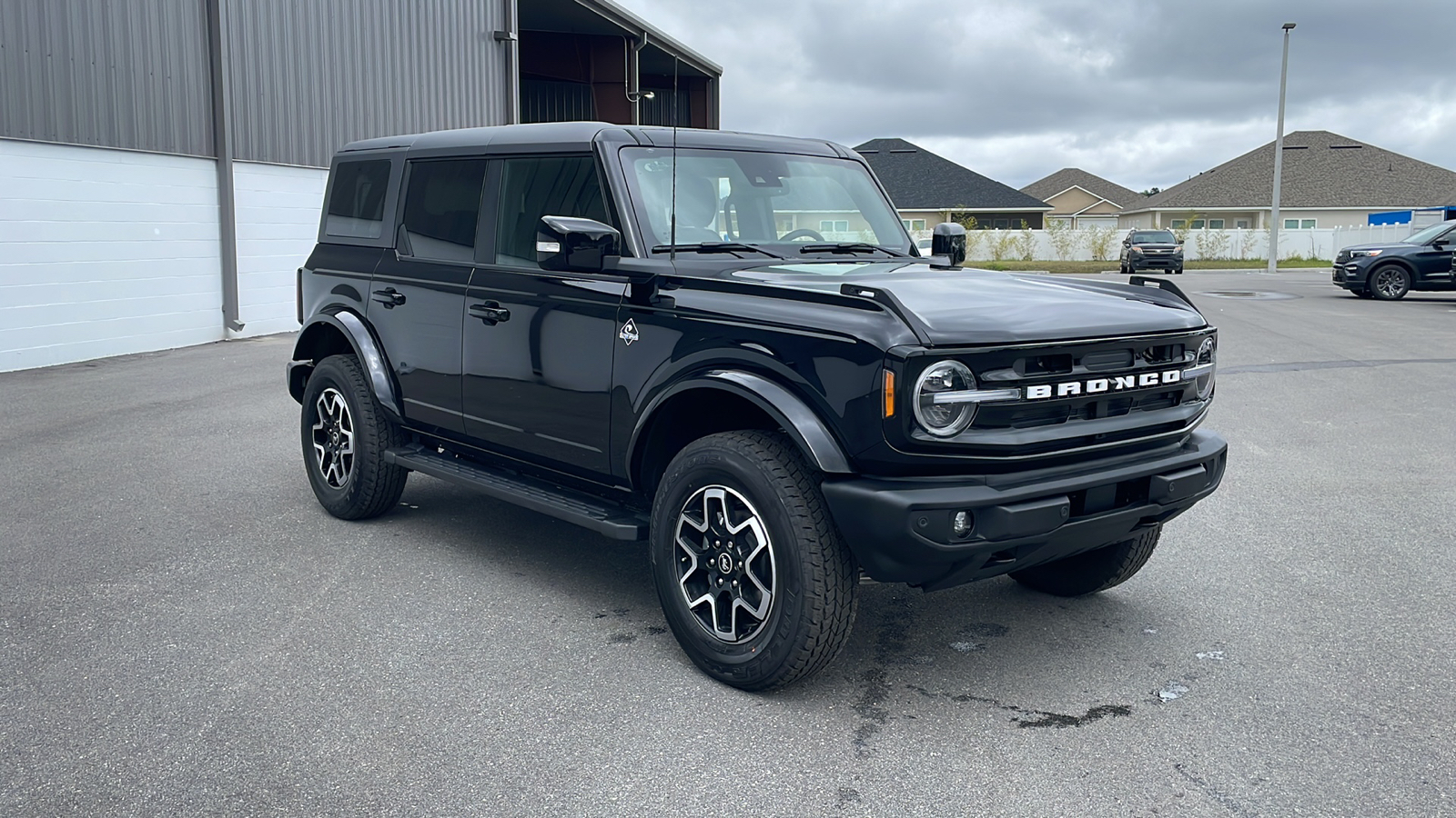 2024 Ford Bronco Outer Banks 8