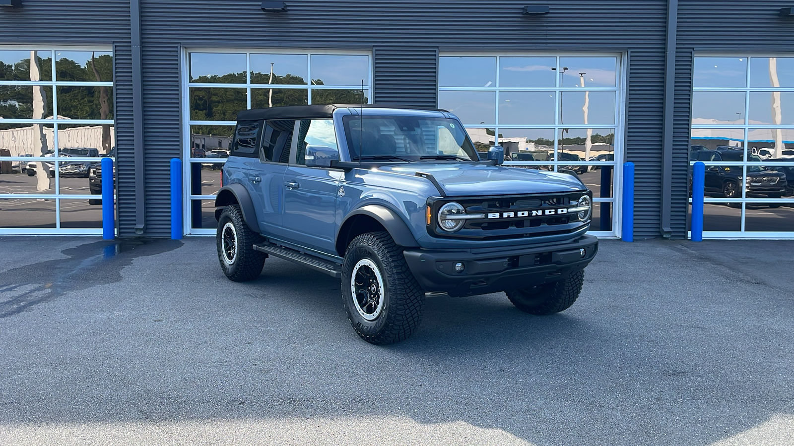 2024 Ford Bronco Outer Banks 8