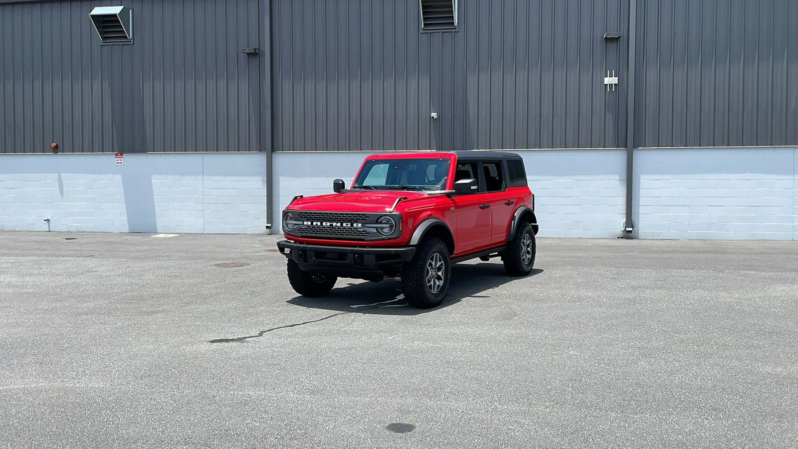 2024 Ford Bronco Badlands 1