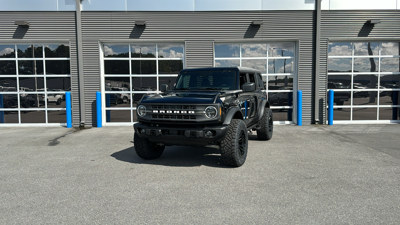 2024 Ford Bronco Black Diamond 1