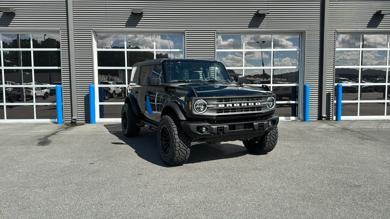 2024 Ford Bronco Black Diamond 8