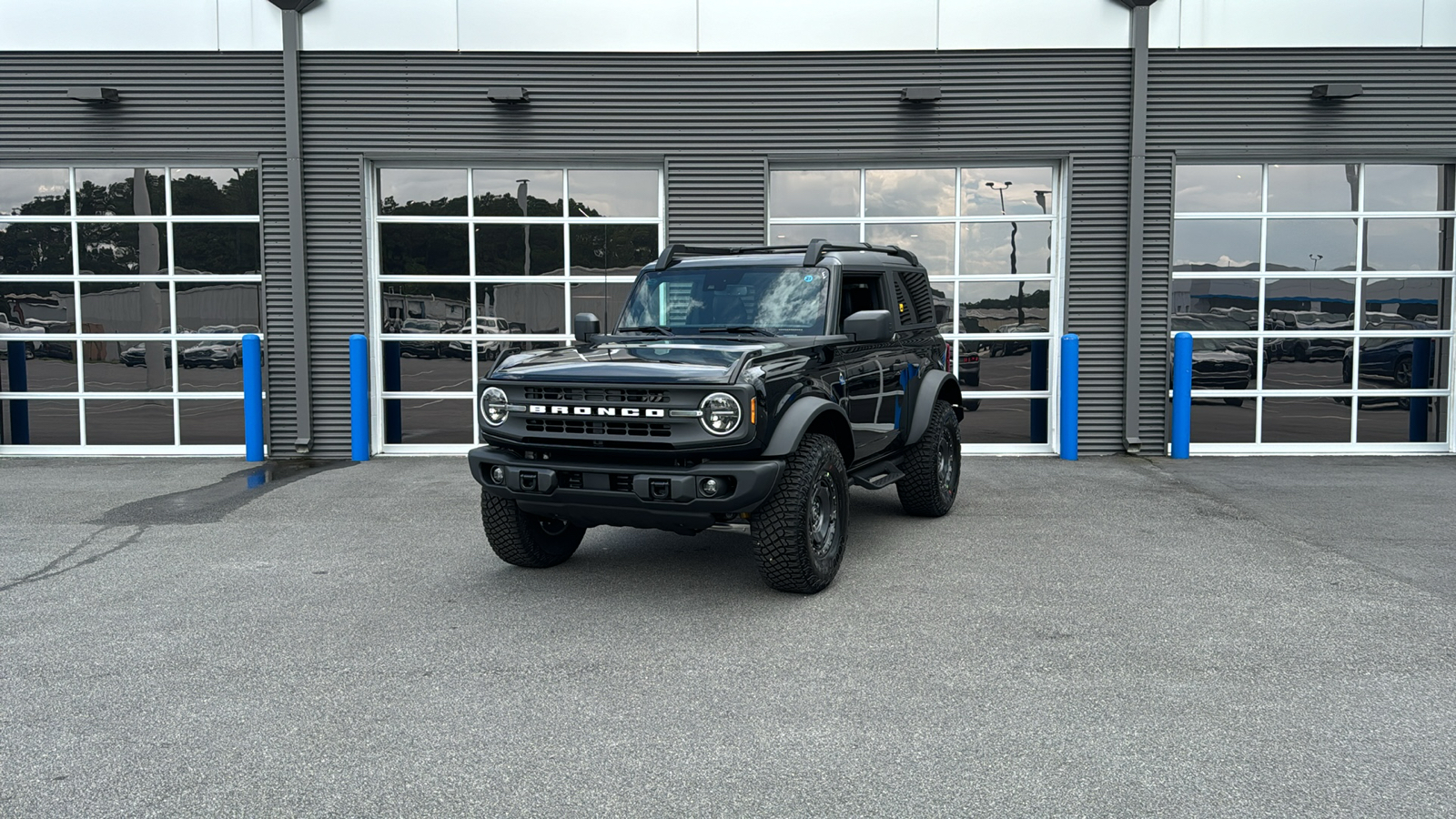 2024 Ford Bronco Black Diamond 1